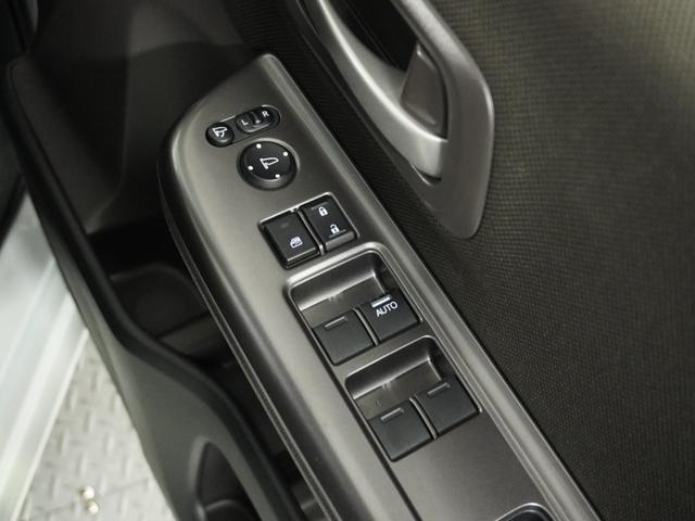 フリード Ｇ・ホンダセンシング　１オ－ナ－　ナビ　Ｒカメ　ＥＴＣ　両電扉　ＢＴ　地デジ　ＤＶＤ　シートヒーター　後席シェード　サイドバイザー　運転席ハイトアジャスターシート　二列目キャプテンシート　デジタルメーター　三列シート（39枚目）