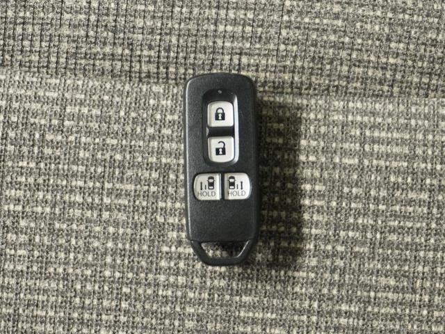 Ｎ－ＢＯＸ Ｇ・Ｌ　ナビ　Ｒカメ　ＥＴＣ　両電扉　ＣＤ再生　ＬＥＤ　地デジ　後席シェード　インテリア内装アイボリー　サイドバイザー　フロントグラデーションガラス　スマートキー　運転席ハイトアジャスターシート（18枚目）