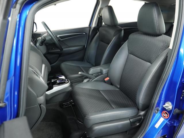 フィットハイブリッド Lパッケージ ナビ 地デジ DVD CD リアカメラ ETC インテリア内装ブラック 運転席ハイトアジャスターシート フロントグラデーションガラス アームレスト 合皮コンビシート 社外アルミホイル オートエアコン.(10枚目)