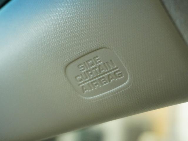 フィットハイブリッド Lパッケージ ナビ 地デジ DVD CD リアカメラ ETC インテリア内装ブラック 運転席ハイトアジャスターシート フロントグラデーションガラス アームレスト 合皮コンビシート 社外アルミホイル オートエアコン.(12枚目)