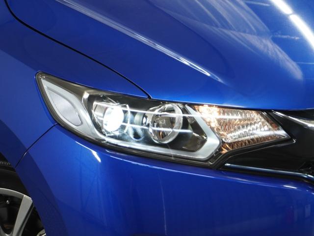 フィットハイブリッド Lパッケージ ナビ 地デジ DVD CD リアカメラ ETC インテリア内装ブラック 運転席ハイトアジャスターシート フロントグラデーションガラス アームレスト 合皮コンビシート 社外アルミホイル オートエアコン.(13枚目)