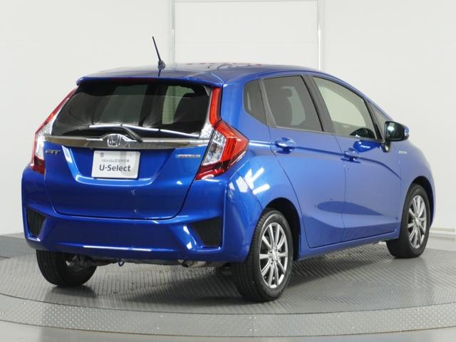 フィットハイブリッド Lパッケージ ナビ 地デジ DVD CD リアカメラ ETC インテリア内装ブラック 運転席ハイトアジャスターシート フロントグラデーションガラス アームレスト 合皮コンビシート 社外アルミホイル オートエアコン.(15枚目)