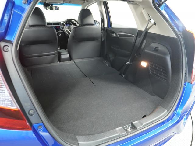 フィットハイブリッド Lパッケージ ナビ 地デジ DVD CD リアカメラ ETC インテリア内装ブラック 運転席ハイトアジャスターシート フロントグラデーションガラス アームレスト 合皮コンビシート 社外アルミホイル オートエアコン.(16枚目)