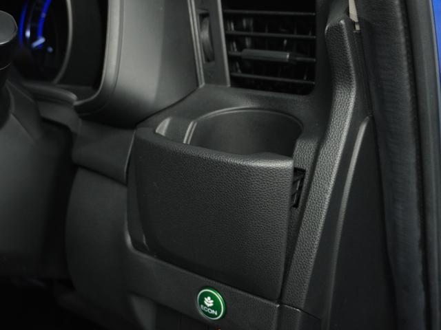 フィットハイブリッド Lパッケージ ナビ 地デジ DVD CD リアカメラ ETC インテリア内装ブラック 運転席ハイトアジャスターシート フロントグラデーションガラス アームレスト 合皮コンビシート 社外アルミホイル オートエアコン.(40枚目)