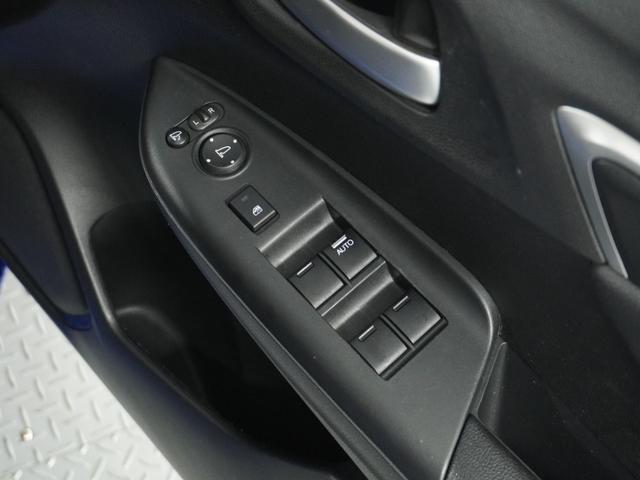 フィットハイブリッド Lパッケージ ナビ 地デジ DVD CD リアカメラ ETC インテリア内装ブラック 運転席ハイトアジャスターシート フロントグラデーションガラス アームレスト 合皮コンビシート 社外アルミホイル オートエアコン.(45枚目)