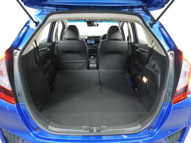 フィットハイブリッド Lパッケージ ナビ 地デジ DVD CD リアカメラ ETC インテリア内装ブラック 運転席ハイトアジャスターシート フロントグラデーションガラス アームレスト 合皮コンビシート 社外アルミホイル オートエアコン.(46枚目)