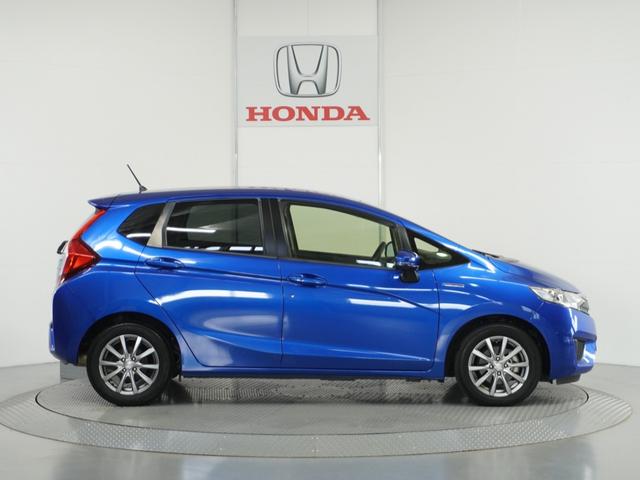 フィットハイブリッド Lパッケージ ナビ 地デジ DVD CD リアカメラ ETC インテリア内装ブラック 運転席ハイトアジャスターシート フロントグラデーションガラス アームレスト 合皮コンビシート 社外アルミホイル オートエアコン.(61枚目)