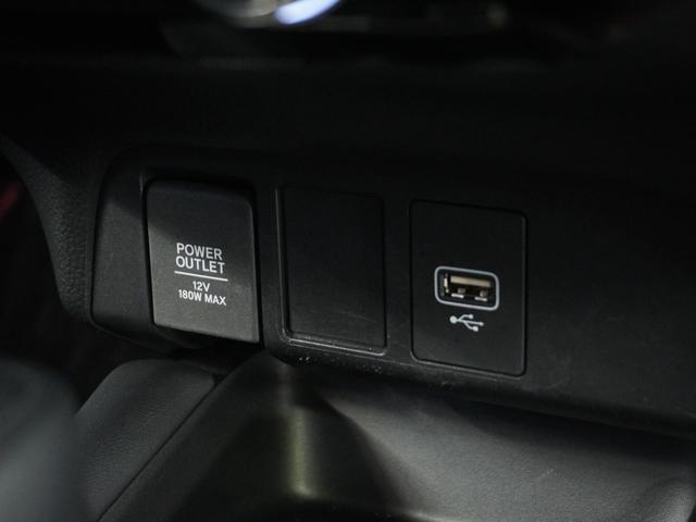 フィット e:HEVホーム20周年特別仕様車カーサ 1オ-ナ ナビ Rカメ Dレコ前後 ETC2.0 運転席ハイトアジャスターシート シートヒーター 合皮コンビシート サイドバイザー ウインカーミラー ブレーキホールド付電動パーキングブレーキ(6枚目)