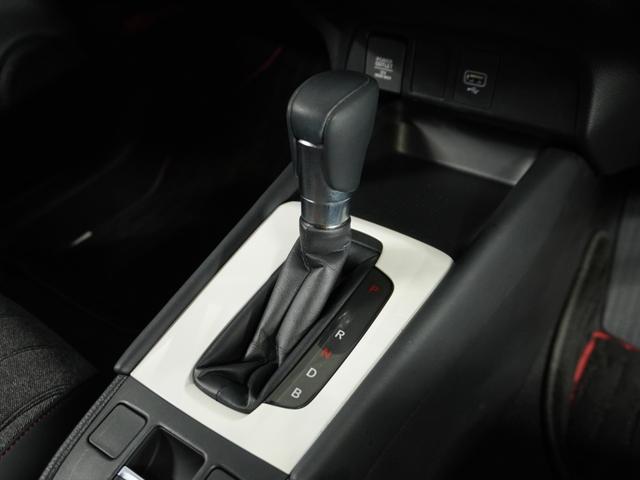 フィット e:HEVホーム20周年特別仕様車カーサ 1オ-ナ ナビ Rカメ Dレコ前後 ETC2.0 運転席ハイトアジャスターシート シートヒーター 合皮コンビシート サイドバイザー ウインカーミラー ブレーキホールド付電動パーキングブレーキ(33枚目)