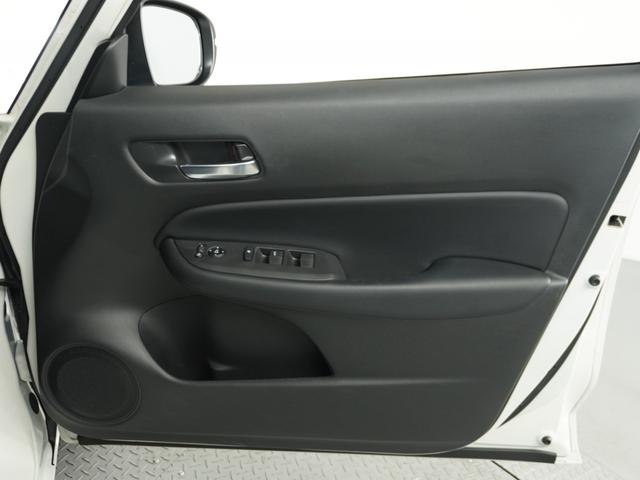 フィット e:HEVホーム20周年特別仕様車カーサ 1オ-ナ ナビ Rカメ Dレコ前後 ETC2.0 運転席ハイトアジャスターシート シートヒーター 合皮コンビシート サイドバイザー ウインカーミラー ブレーキホールド付電動パーキングブレーキ(48枚目)