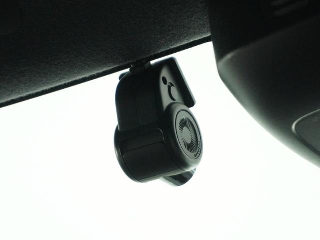 タント カスタムRSセレクション 1オ-ナ- ナビ Rカメ Dレコ ETC 両電扉 BT 地デジ 後席シェード ツートンカラー 合皮コンビシート インテリア内装ブラック 助手席イージークローザー デジタルメーター サイドバイザー(4枚目)