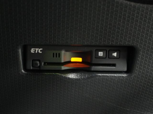 タント カスタムRSセレクション 1オ-ナ- ナビ Rカメ Dレコ ETC 両電扉 BT 地デジ 後席シェード ツートンカラー 合皮コンビシート インテリア内装ブラック 助手席イージークローザー デジタルメーター サイドバイザー(5枚目)