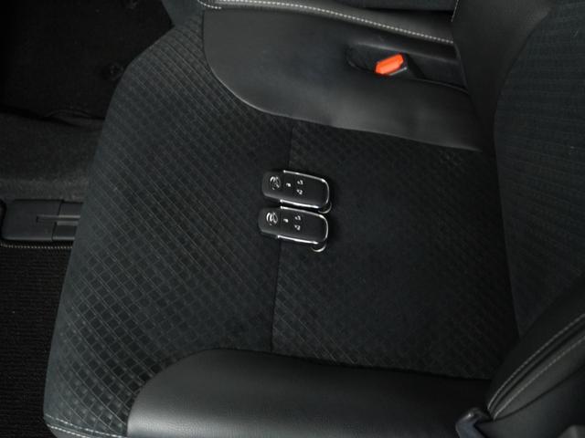 タント カスタムRSセレクション 1オ-ナ- ナビ Rカメ Dレコ ETC 両電扉 BT 地デジ 後席シェード ツートンカラー 合皮コンビシート インテリア内装ブラック 助手席イージークローザー デジタルメーター サイドバイザー(37枚目)