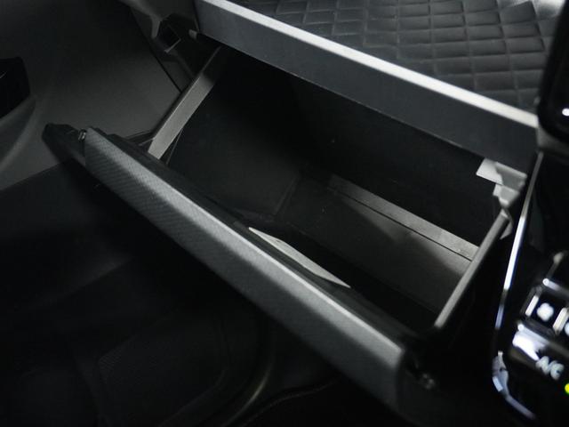 タント カスタムRSセレクション 1オ-ナ- ナビ Rカメ Dレコ ETC 両電扉 BT 地デジ 後席シェード ツートンカラー 合皮コンビシート インテリア内装ブラック 助手席イージークローザー デジタルメーター サイドバイザー(62枚目)