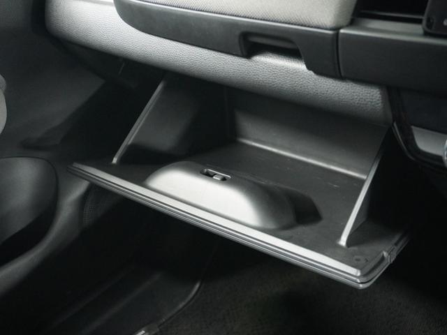 フィット クロスター 1オ-ナ- LED ナビ Rカメラ ETC ドライブレコーダー 運転席ハイトアジャスターシート フロントグラデーションガラス 液晶メーター サイドカーテンエアバック ツートンカラー オートエアコン.(24枚目)