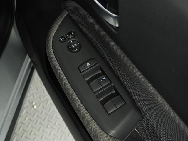 フィット クロスター 1オ-ナ- LED ナビ Rカメラ ETC ドライブレコーダー 運転席ハイトアジャスターシート フロントグラデーションガラス 液晶メーター サイドカーテンエアバック ツートンカラー オートエアコン.(45枚目)