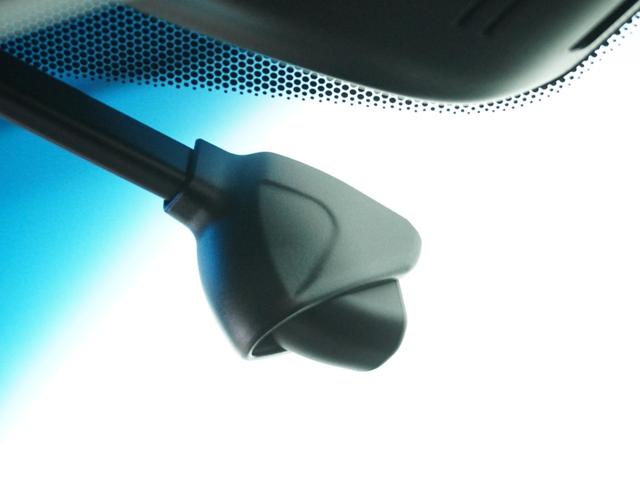 CR-Vハイブリッド e:HEVEX・ブラックエディション 4WD ナビ ETC2.0 前後ドラレコ Rカメラ LEDヘッドライト スマートキー サイドカーテンエアバック パノラマガラスサンルーフ 電動シート インテリア内装ブラック シートヒーター.(4枚目)