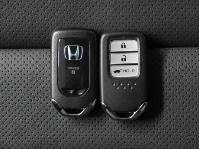 CR-Vハイブリッド e:HEVEX・ブラックエディション 4WD ナビ ETC2.0 前後ドラレコ Rカメラ LEDヘッドライト スマートキー サイドカーテンエアバック パノラマガラスサンルーフ 電動シート インテリア内装ブラック シートヒーター.(42枚目)