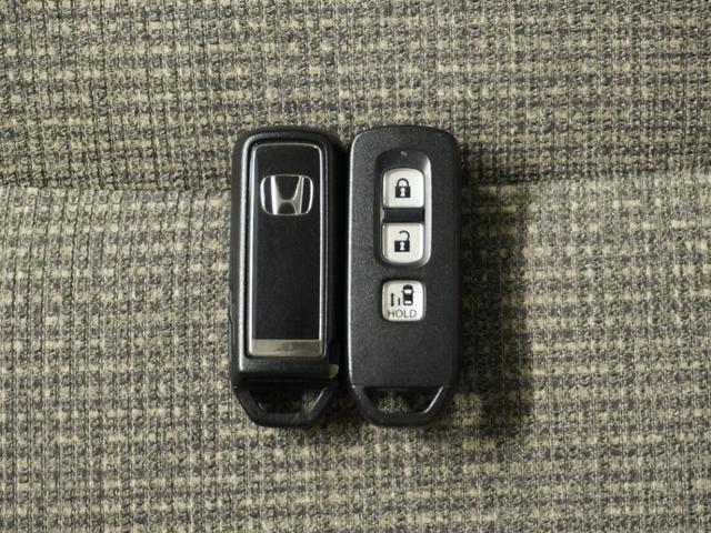 Ｎ－ＢＯＸ Ｌ　１オ－ナ　片電扉　ナビ　Ｒカメラ　ＥＴＣ　インテリア内装アイボリー　後席シェード　後席スライドシート　シートバックテーブル　ドアバイザー　運転席ハイトアジャスターシート　オートエアコン　スマートキー．（19枚目）