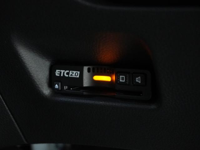 フィット e:HEVホーム 1オ-ナ- ナビ Rカメ ETC2.0 地デジ BT接続 LED 運転席ハイトアジャスターシート インテリア内装ブラック ブレーキホールド付電動パーキングブレーキ 合皮コンビシート オートエアコン.(5枚目)