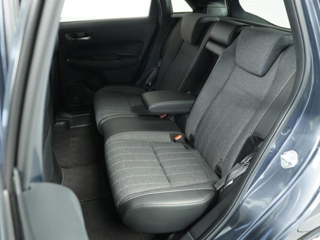 フィット e:HEVホーム 1オ-ナ- ナビ Rカメ ETC2.0 地デジ BT接続 LED 運転席ハイトアジャスターシート インテリア内装ブラック ブレーキホールド付電動パーキングブレーキ 合皮コンビシート オートエアコン.(11枚目)