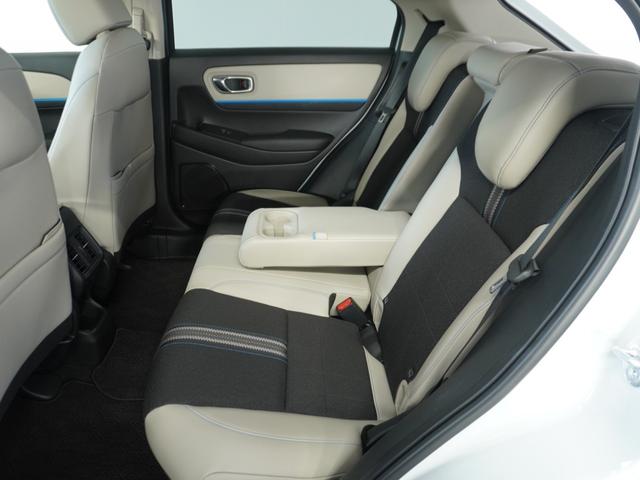 ヴェゼル ｅ：ＨＥＶＺ・ＰＬａＹパッケージ　２年保証当社試乗車ナビＲカメラＥＴＣ２．０ドラレコ（13枚目）