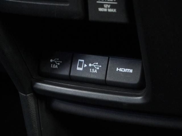 ステップワゴンスパーダ スパーダホンダセンシング ナビ 両側電動扉 バックカメラ ETC 三列シート サイドバイザー わくわくゲート 後席シェード 革巻ステアリング 運転席ハイトアジャスターシート デジパネ インテリア内装ブラック パドルシフト(6枚目)