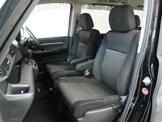 ステップワゴンスパーダ スパーダホンダセンシング ナビ 両側電動扉 バックカメラ ETC 三列シート サイドバイザー わくわくゲート 後席シェード 革巻ステアリング 運転席ハイトアジャスターシート デジパネ インテリア内装ブラック パドルシフト(10枚目)