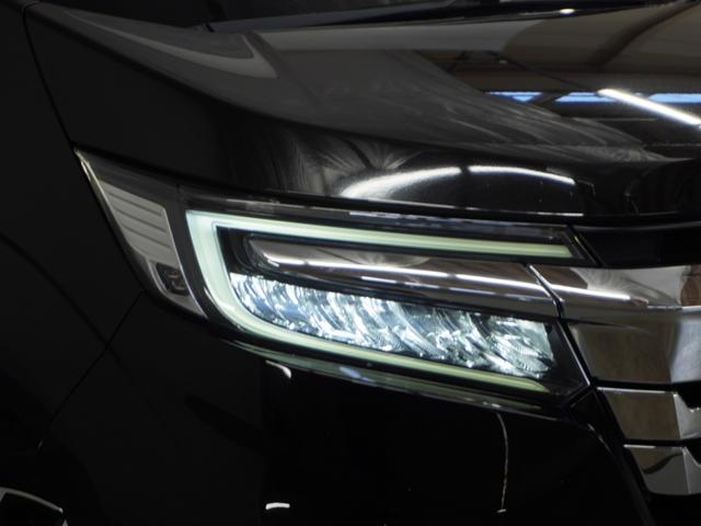 ステップワゴンスパーダ スパーダホンダセンシング ナビ 両側電動扉 バックカメラ ETC 三列シート サイドバイザー わくわくゲート 後席シェード 革巻ステアリング 運転席ハイトアジャスターシート デジパネ インテリア内装ブラック パドルシフト(13枚目)