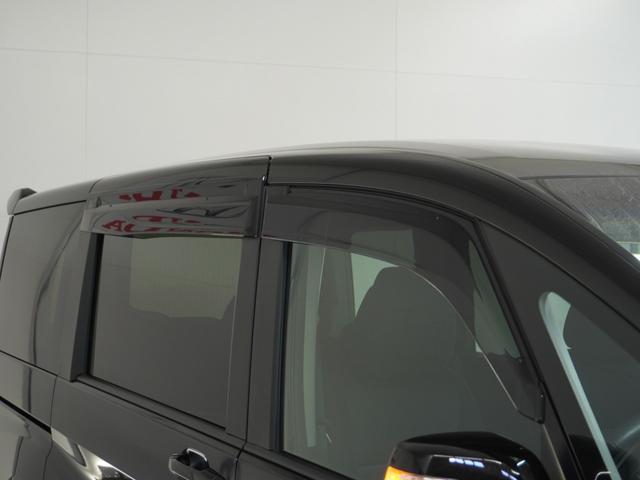 ステップワゴンスパーダ スパーダホンダセンシング ナビ 両側電動扉 バックカメラ ETC 三列シート サイドバイザー わくわくゲート 後席シェード 革巻ステアリング 運転席ハイトアジャスターシート デジパネ インテリア内装ブラック パドルシフト(30枚目)