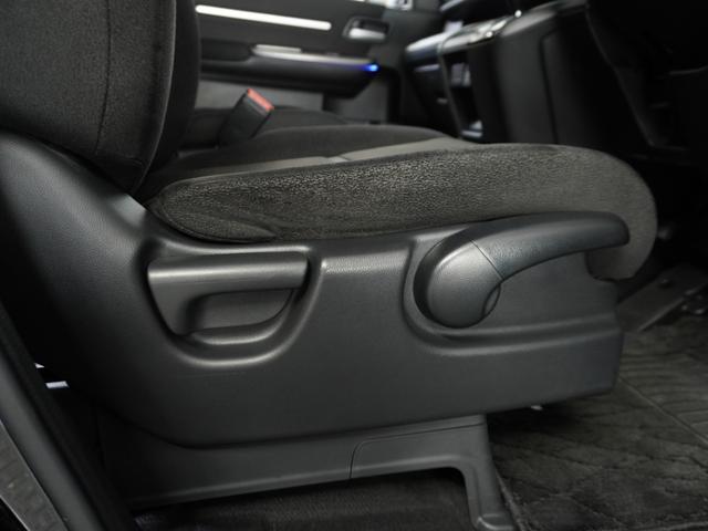 ステップワゴンスパーダ スパーダホンダセンシング ナビ 両側電動扉 バックカメラ ETC 三列シート サイドバイザー わくわくゲート 後席シェード 革巻ステアリング 運転席ハイトアジャスターシート デジパネ インテリア内装ブラック パドルシフト(48枚目)