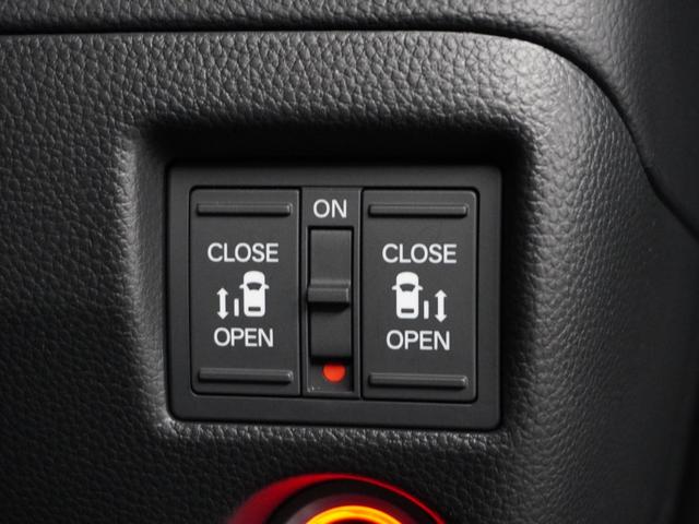 Ｎ－ＢＯＸカスタム Ｌターボスタイル＋ブラック　１オ－ナ－　ナビ　Ｒカメ　ＥＴＣ　両電扉　ＢＴ　地デジ　シートヒーター　ブラックアルミホイール　運転席ハイトアジャスターシート　合皮シート　インテリア内装ブラック　シートバックテーブル　サイドバイザー（5枚目）