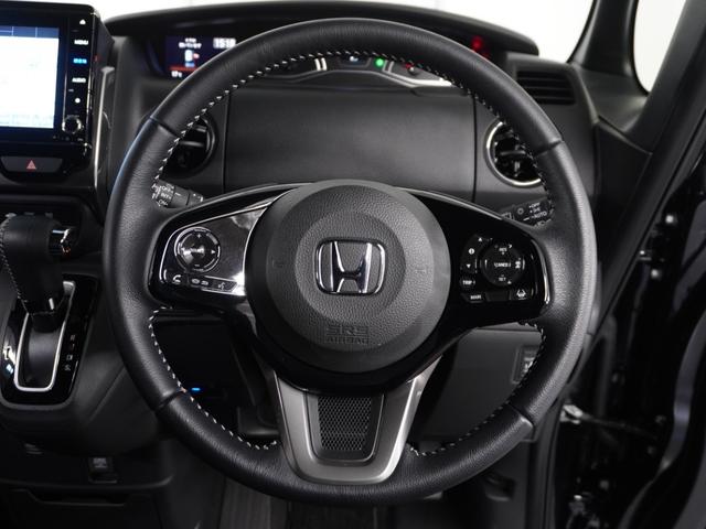 Ｎ－ＢＯＸカスタム Ｌターボスタイル＋ブラック　１オ－ナ－　ナビ　Ｒカメ　ＥＴＣ　両電扉　ＢＴ　地デジ　シートヒーター　ブラックアルミホイール　運転席ハイトアジャスターシート　合皮シート　インテリア内装ブラック　シートバックテーブル　サイドバイザー（8枚目）