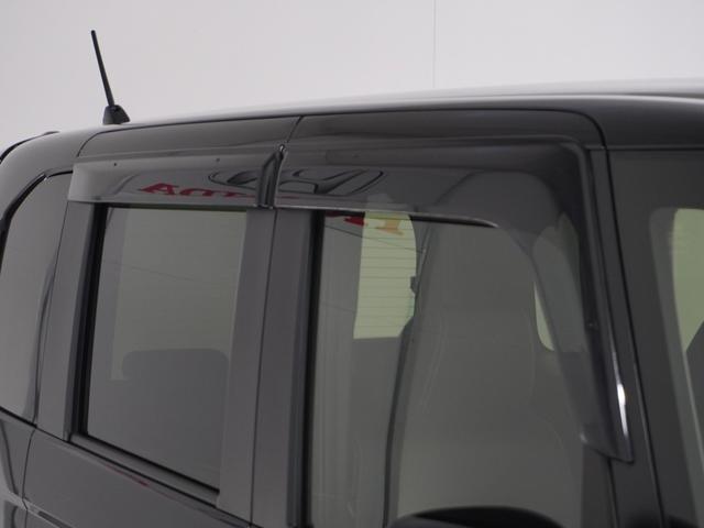 Ｎ－ＢＯＸカスタム Ｌターボスタイル＋ブラック　１オ－ナ－　ナビ　Ｒカメ　ＥＴＣ　両電扉　ＢＴ　地デジ　シートヒーター　ブラックアルミホイール　運転席ハイトアジャスターシート　合皮シート　インテリア内装ブラック　シートバックテーブル　サイドバイザー（31枚目）