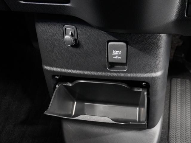 Ｎ－ＢＯＸカスタム Ｌターボスタイル＋ブラック　１オ－ナ－　ナビ　Ｒカメ　ＥＴＣ　両電扉　ＢＴ　地デジ　シートヒーター　ブラックアルミホイール　運転席ハイトアジャスターシート　合皮シート　インテリア内装ブラック　シートバックテーブル　サイドバイザー（61枚目）