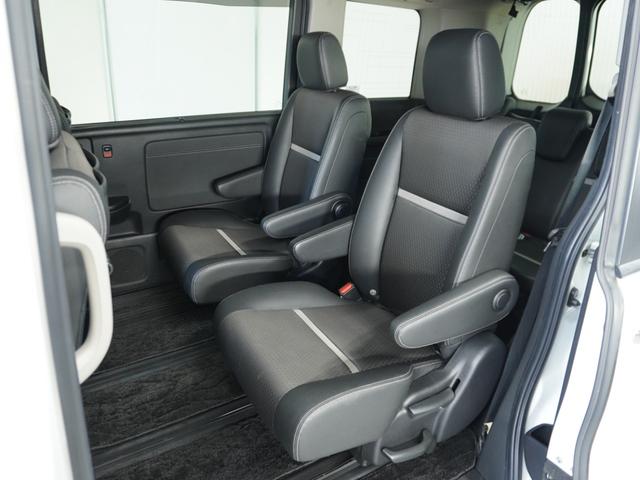 ステップワゴンスパーダ スパーダハイブリッドG・EXホンダセンシング 〇ナビ 後席モニタ 全周囲カメ ETC2.0 両電扉 BT 地デジ ドアバイザー わくわくゲート 三列シート 後席シェード シートヒーター 合皮コンビシート ウインカーミラー インテリア内装ブラック(12枚目)