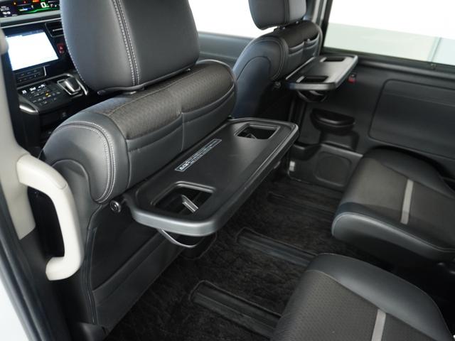 ステップワゴンスパーダ スパーダハイブリッドG・EXホンダセンシング 〇ナビ 後席モニタ 全周囲カメ ETC2.0 両電扉 BT 地デジ ドアバイザー わくわくゲート 三列シート 後席シェード シートヒーター 合皮コンビシート ウインカーミラー インテリア内装ブラック(41枚目)