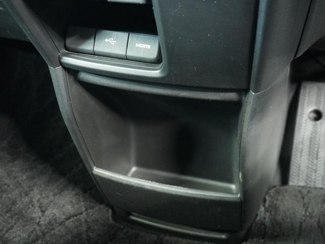 ステップワゴンスパーダ スパーダハイブリッドG・EXホンダセンシング 〇ナビ 後席モニタ 全周囲カメ ETC2.0 両電扉 BT 地デジ ドアバイザー わくわくゲート 三列シート 後席シェード シートヒーター 合皮コンビシート ウインカーミラー インテリア内装ブラック(62枚目)