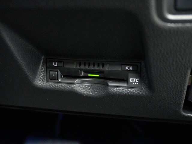 ヤリスクロス ハイブリッドＺ　ナビ　全周囲カメラ　ＢＴ接続　ＥＴＣ　クルコン　　ブラインドスポットモニター　液晶メーター　インテリア内装ブラウン　サイドバイザー　合皮コンビブラウンシート　ウインカーミラー　運転席パワーシート（4枚目）