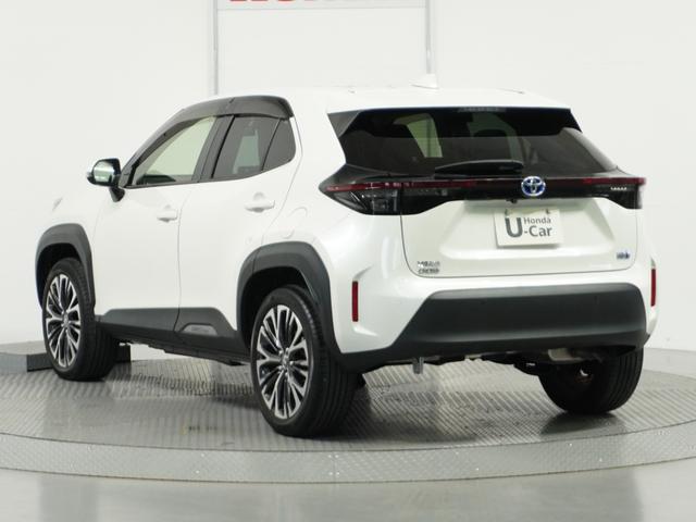 ヤリスクロス ハイブリッドＺ　ナビ　全周囲カメラ　ＢＴ接続　ＥＴＣ　クルコン　　ブラインドスポットモニター　液晶メーター　インテリア内装ブラウン　サイドバイザー　合皮コンビブラウンシート　ウインカーミラー　運転席パワーシート（25枚目）