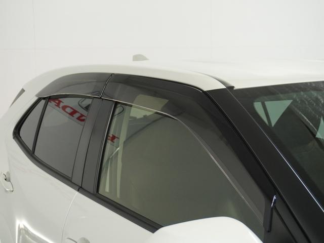 ヤリスクロス ハイブリッドＺ　ナビ　全周囲カメラ　ＢＴ接続　ＥＴＣ　クルコン　　ブラインドスポットモニター　液晶メーター　インテリア内装ブラウン　サイドバイザー　合皮コンビブラウンシート　ウインカーミラー　運転席パワーシート（30枚目）