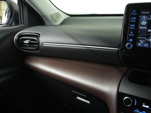 ヤリスクロス ハイブリッドＺ　ナビ　全周囲カメラ　ＢＴ接続　ＥＴＣ　クルコン　　ブラインドスポットモニター　液晶メーター　インテリア内装ブラウン　サイドバイザー　合皮コンビブラウンシート　ウインカーミラー　運転席パワーシート（66枚目）