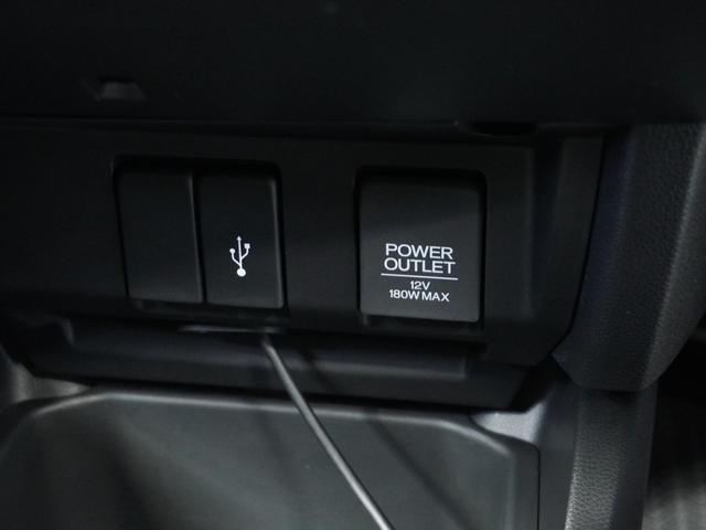 フィットハイブリッド Ｌホンダセンシング　１オ－ナ－　ナビ　Ｒカメ　Ｄレコ　ＥＴＣ　クルコン　ＢＴ　地デジ　サイドバイザー　合皮コンビシート　インテリア内装ブラック　サイドバイザー　モデューロアルミホイル　フロントグラデーションガラス（7枚目）