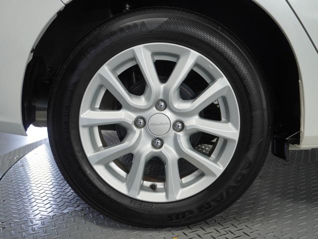 フィットハイブリッド Ｌホンダセンシング　１オ－ナ－　ナビ　Ｒカメ　Ｄレコ　ＥＴＣ　クルコン　ＢＴ　地デジ　サイドバイザー　合皮コンビシート　インテリア内装ブラック　サイドバイザー　モデューロアルミホイル　フロントグラデーションガラス（18枚目）