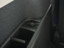 エアー　１オ－ナ－　ナビ　後席モニタ　Ｒカメ　ＥＴＣ　両電扉　ＢＴ　後席シェード　運転席ハイトアジャスターシート　液晶メーター　インテリア内装黒　サイドバイザー　二列目キャプテンシート　電動サイドブレーキ（42枚目）