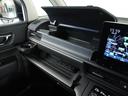 エアー　１オ－ナ－　ナビ　後席モニタ　Ｒカメ　ＥＴＣ　両電扉　ＢＴ　後席シェード　運転席ハイトアジャスターシート　液晶メーター　インテリア内装黒　サイドバイザー　二列目キャプテンシート　電動サイドブレーキ（62枚目）