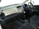 スマートセレクション　ナビ　Ｒカメ　ＥＴＣ　クルコン　ＵＳＢ接続　ＣＤ再生　サイドバイザー　運転席ハイトアジャスターシート　インテリア内装ブラック　革巻ステアリング　スマートキー　フロントグラデーションガラス（30枚目）