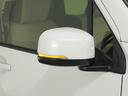 ◆ドアミラーウインカー◆ドアミラーにウインカーを装備しています。対向車に自身の進行方向を合図し安全に運転できます。