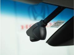 ◆ドライブレコーダー◆映像・音声などを記録する自動車用の装置です。　もしもの事故の際の記録はもちろん、旅行の際の思い出としてドライブの映像を楽しむことができます。 7