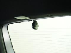 この車にはリアにもドライブレコーダーを装備しております◆映像・音声などを記録する自動車用の装置です。　もしもの事故の際の記録はもちろん、旅行の際の思い出としてドライブの映像を楽しむことができます。 5